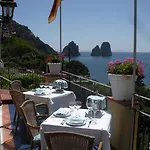 Weber Ambassador Szálloda Capri
