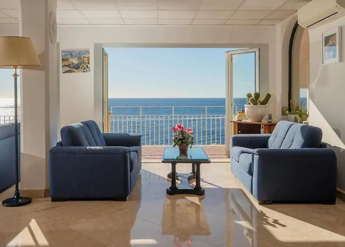 Weber Ambassador Hotel