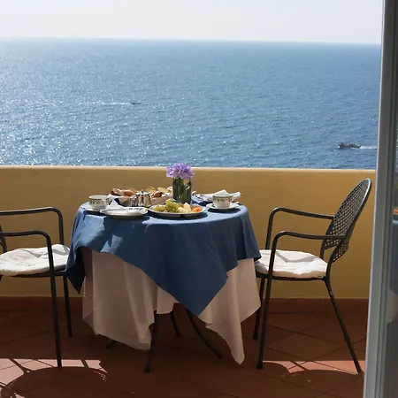 Weber Ambassador 4*