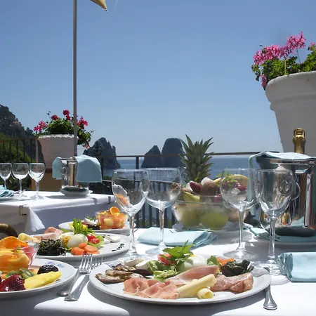 Weber Ambassador Otel