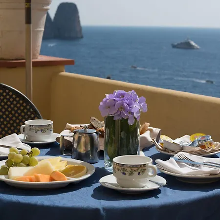 Weber Ambassador Hotel 4*