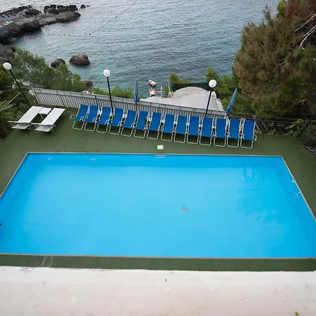 Weber Ambassador Capri