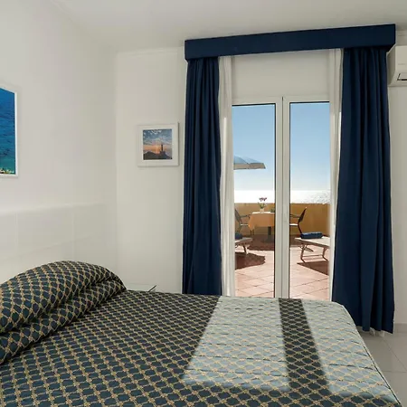 Weber Ambassador Hotel Capri