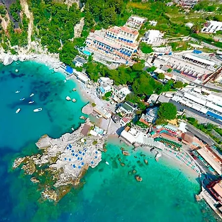 Weber Ambassador Otel Capri