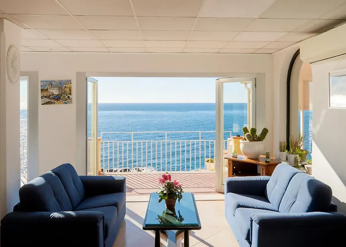 Weber Ambassador 4* Capri