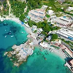 Weber Ambassador Hotel 4*