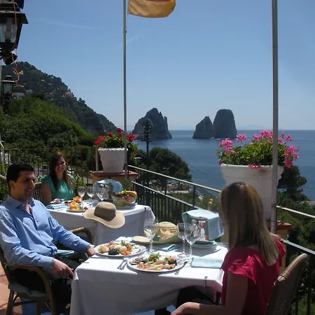 Weber Ambassador Hotel 4*