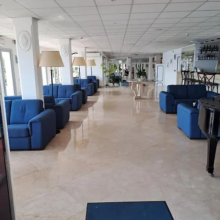 Weber Ambassador Otel Capri